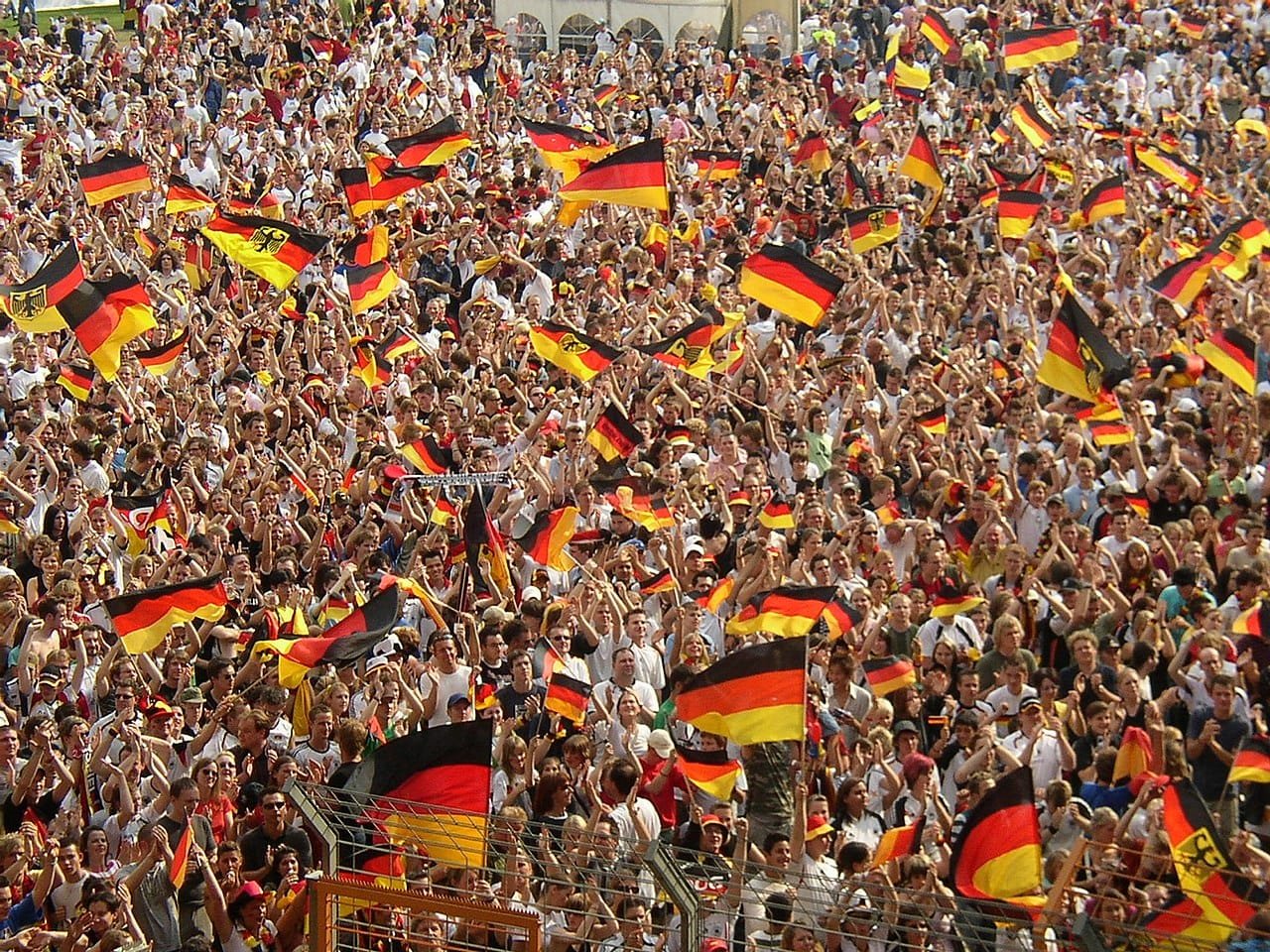 Football International Fans: 5 Ways Clubs Build Global Communities 1 Discover how clubs attract football international fans with tours, marketing, and global strategies to build a loyal worldwide fan community.
