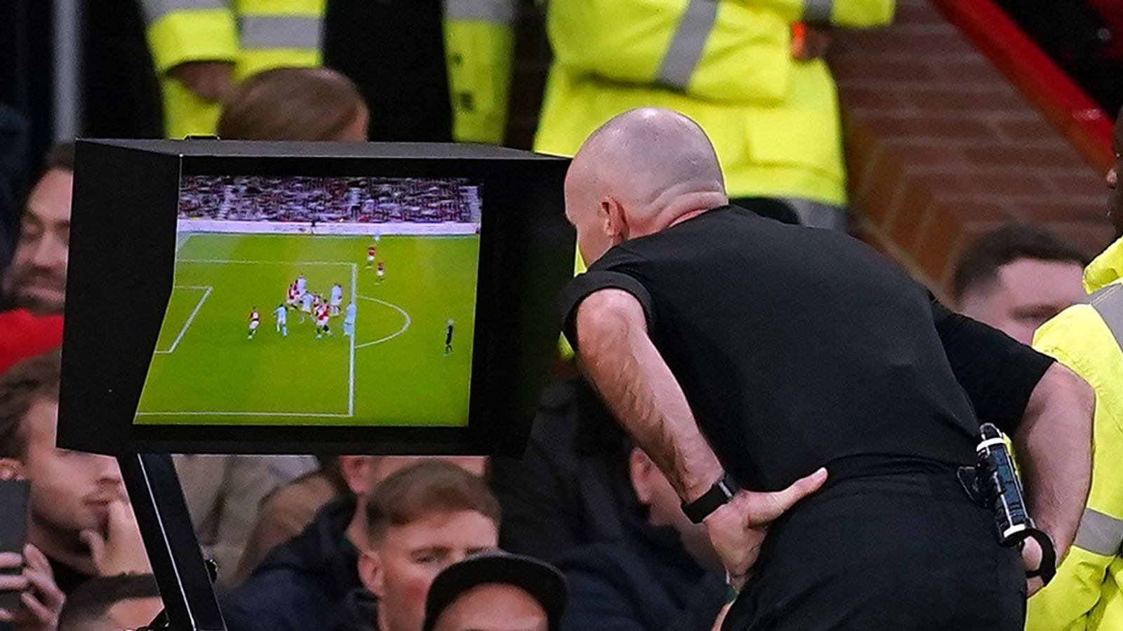 Football VAR Technology: 5 Powerful Ways It’s Changing the Game 1 Discover how football VAR technology improves accuracy, reduces errors, and changes the game with 5 key impacts every fan should know.